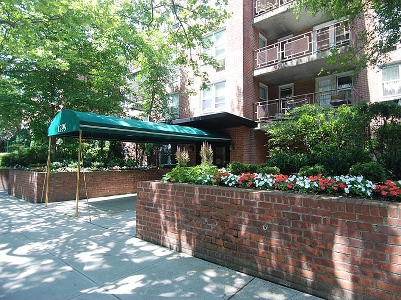 Renovated Larchmont Studio
