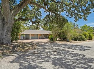 221 E 9th St, Flatonia, TX 78941