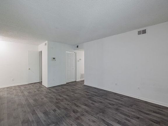 5th image of 3110 Godby Rd #3D
