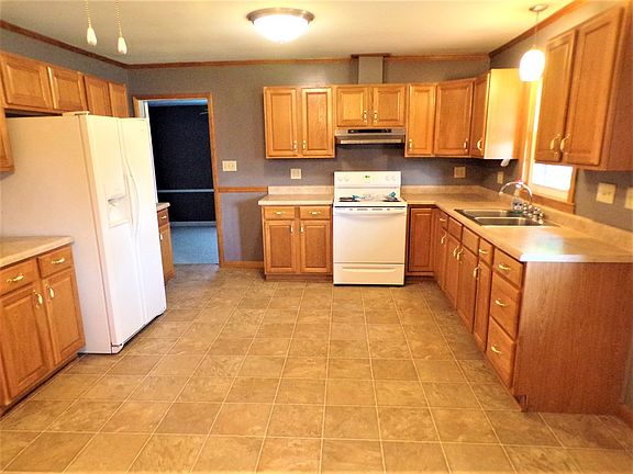2nd image of 661 Bishop Ave