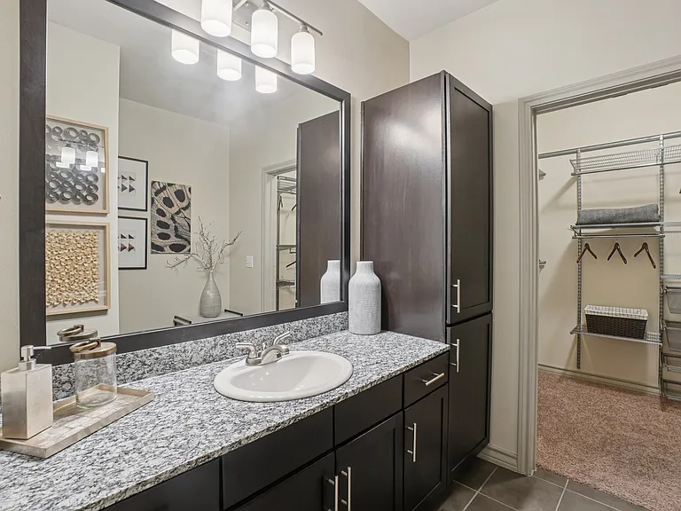 Mercer Crossing Apartments — Photo 7