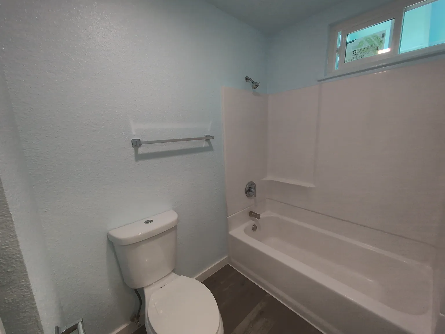 4 bed, 1924 sqft, $4,395 — Photo 4