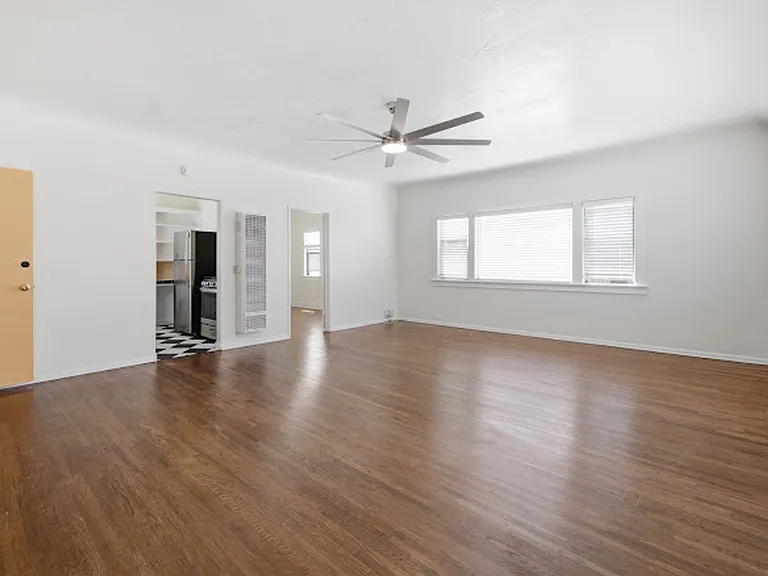 3234 E Broadway — Photo 13