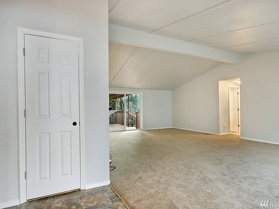 4th image of 8406 Pepperidge Ln SE