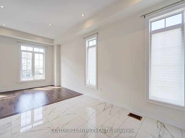7 Latchford Ln — Photo 21