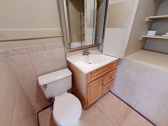 3rd image of 647 N 15th St Unit 1R