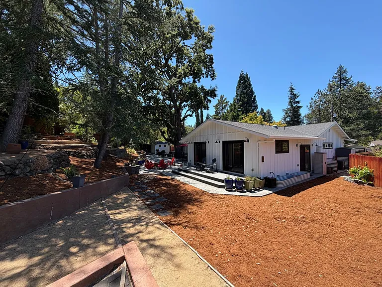 954 Acalanes Rd — Photo 19