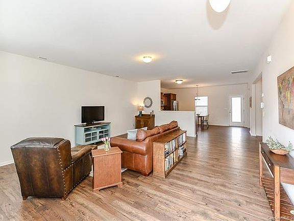 3rd image of 4059 Creekstone Trce