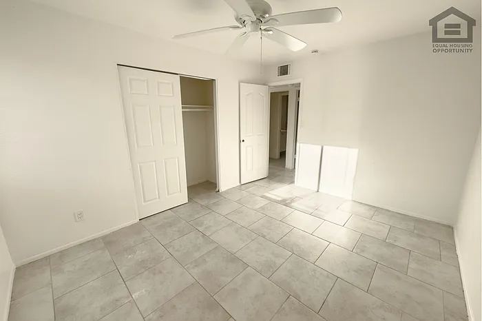 308 E Vogel Ave #4 — Photo 22