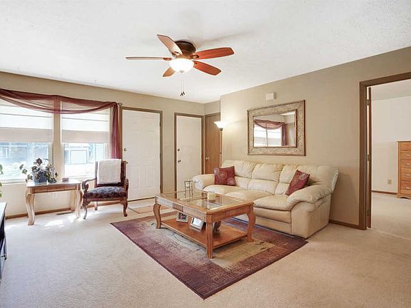 3rd image of 8863 Hornsea Dr