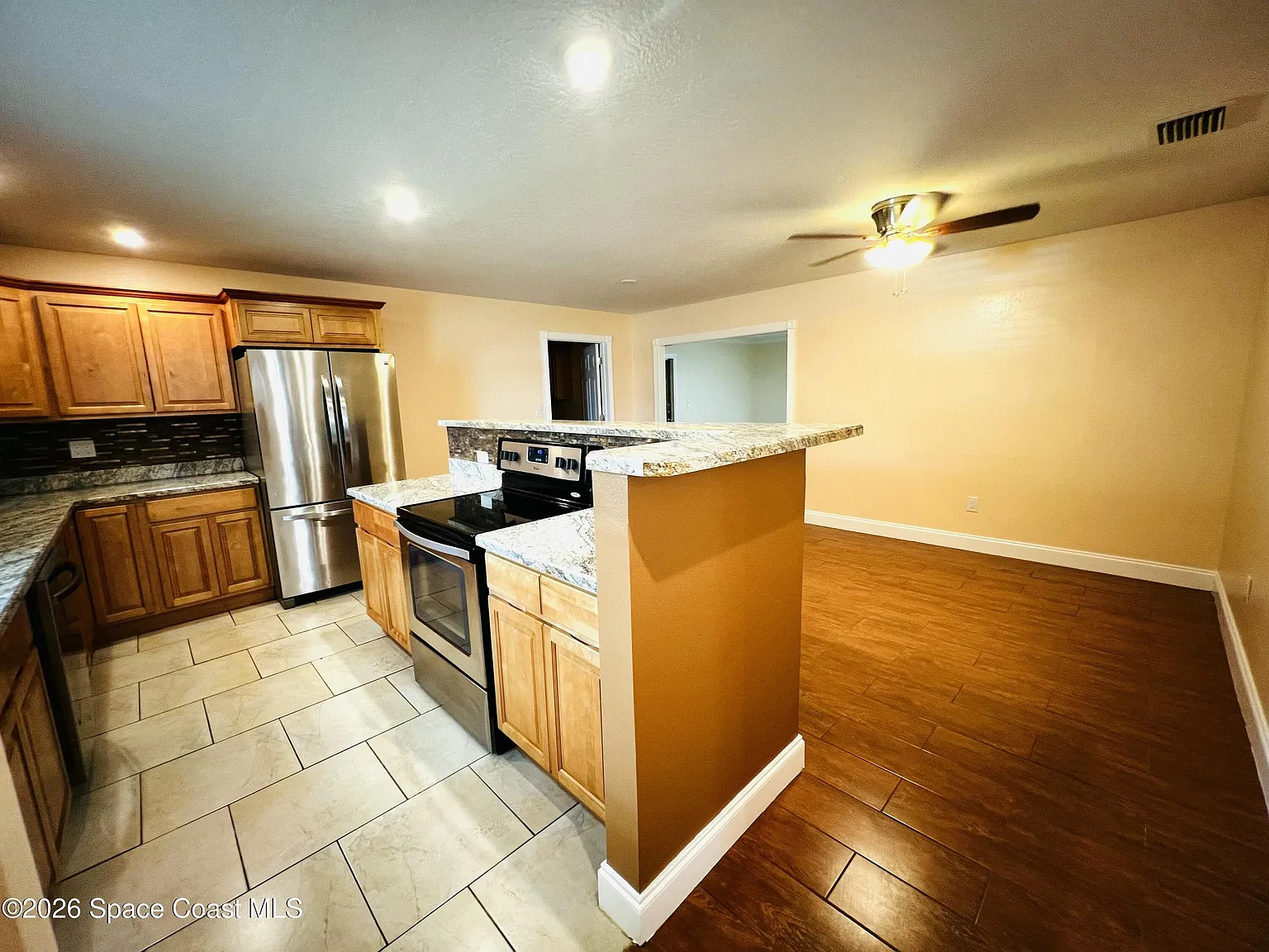 3 bed, 1436 sqft, $1,950 — Photo 2