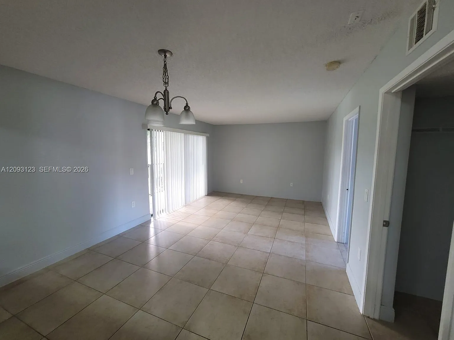 Palm Beach Grande Condo — Photo 4