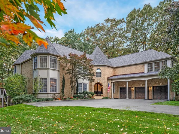 6507 Burke Woods Dr, Burke, VA 22015