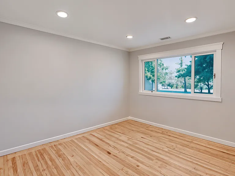 35 Sandra Ct — Photo 19