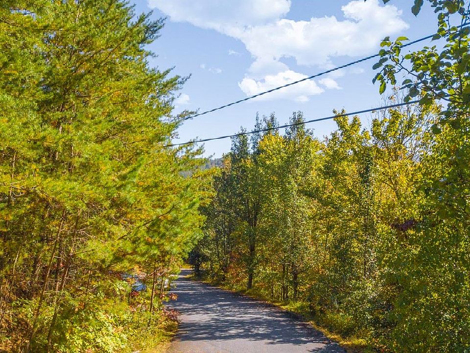 2nd image of 477 S Dream Catcher Mtn