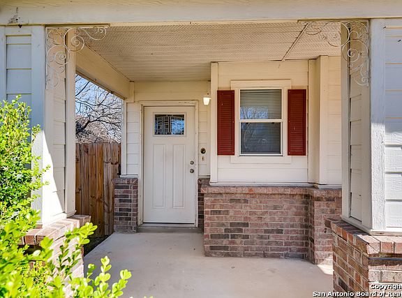 2nd image of 2906 Edison Crst