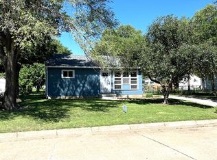 662 Steahlin Ave, Salina, KS 67401