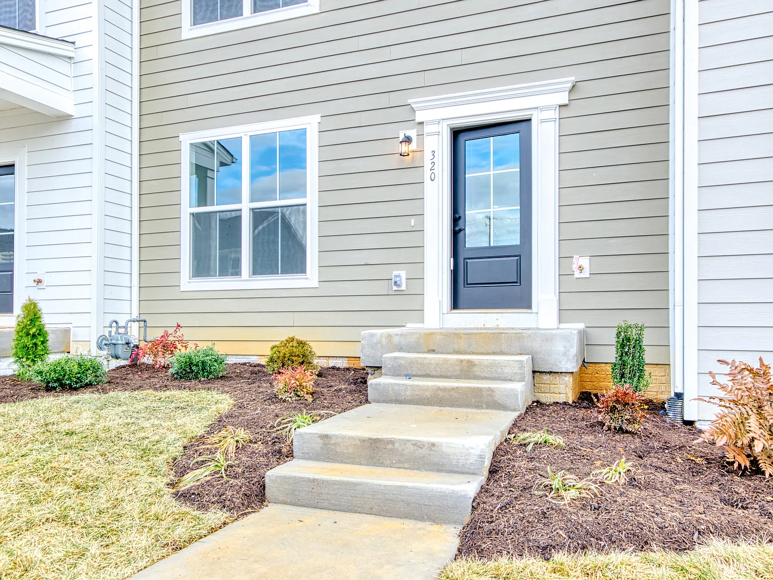 2 bed, 2.5 bath, 1980 sqft, $2,300 — Photo 2