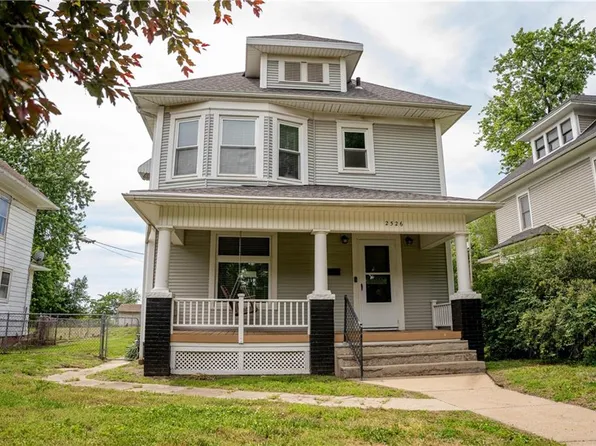 2526 S 17th St, Saint Joseph, MO 64503