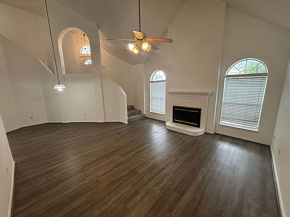 4th image of 2100 Larkspur St