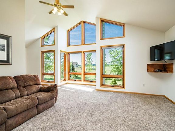4th image of 7105 Molly Dr W