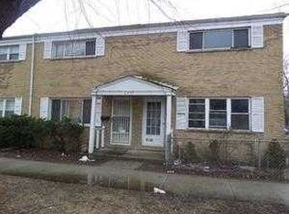 6977 N Ashland Ave #A, Chicago, IL 60626