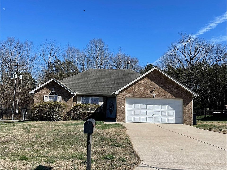 1st image of 814 McKean Dr