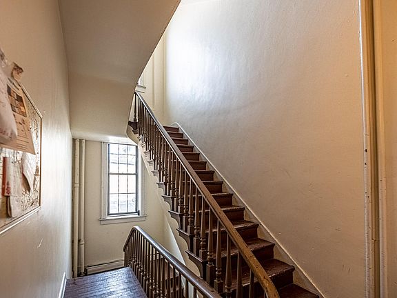 5th image of 132 W Court St APT 8