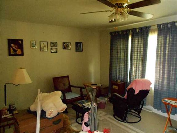 4th image of 921 W Graceway Dr