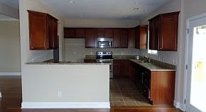 4th image of 1044 Glen Abbey Way