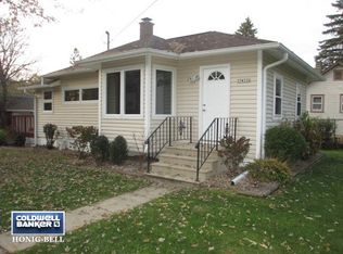 35W330 Maple Ln, St Charles, IL 60174