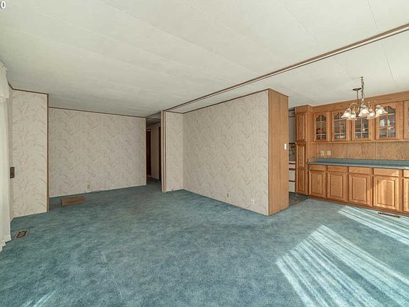 3rd image of 3909 E Fourth Plain Blvd Unit 8
