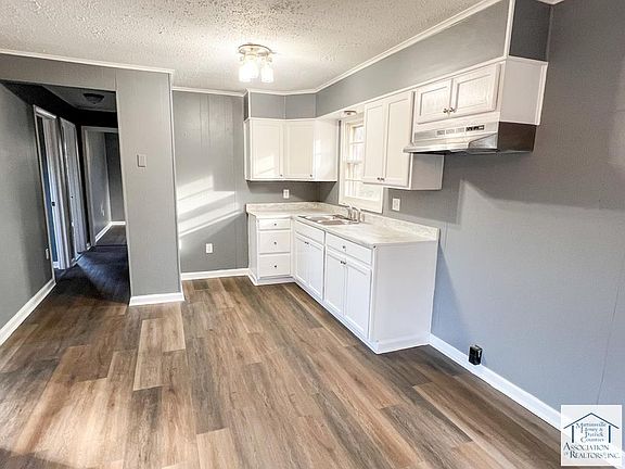 3rd image of 869 Southland Dr