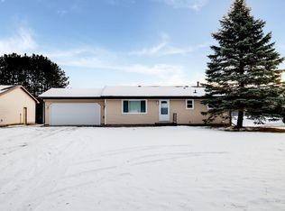 21081 Evergreen St NW, Oak grove, MN 55011