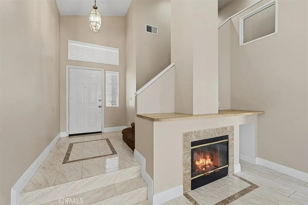 3 bed, 2.5 bath, 1357 sqft, $3,250 — Photo 4