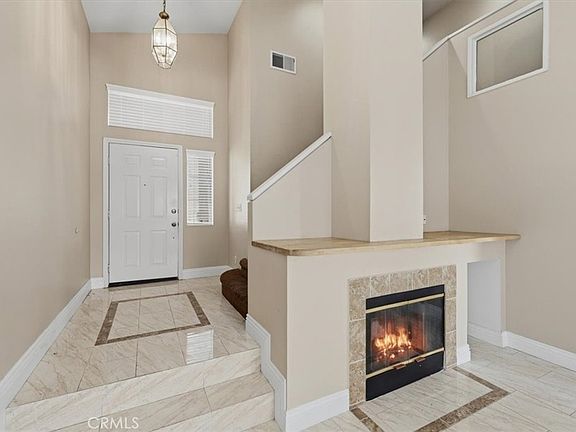 4th image of 930 Primrose Ln