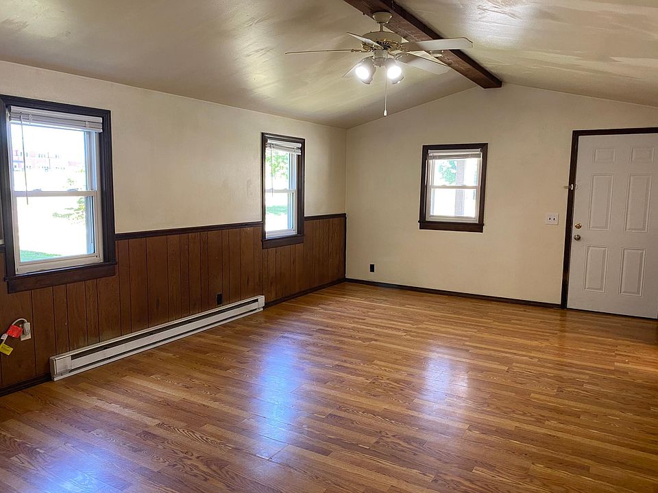 Living Room with hardwood laminate floor