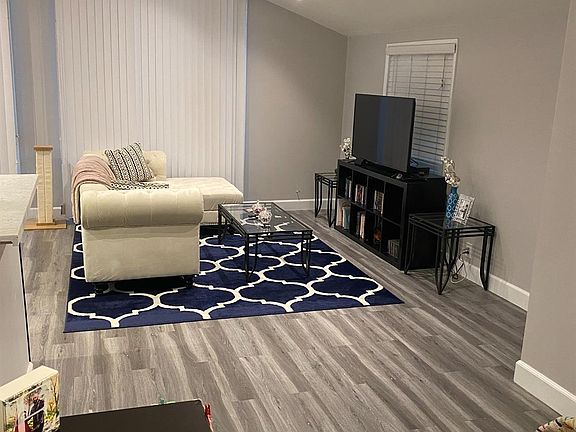 4th image of 12820 Amberwood Ln