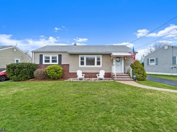 34 Belrose Ct, Clifton City, NJ 07013