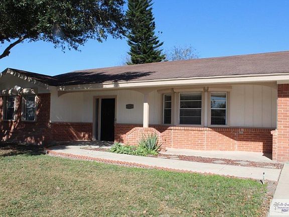 3rd image of 1117 E Lori Ln