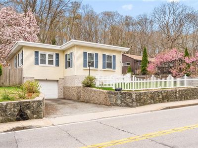 743 Wakefield St, West Warwick, RI, 02893