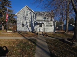 1113 13th St E, Glencoe, MN 55336