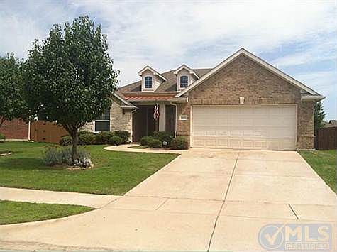 1st image of 2433 Foxwood Ln