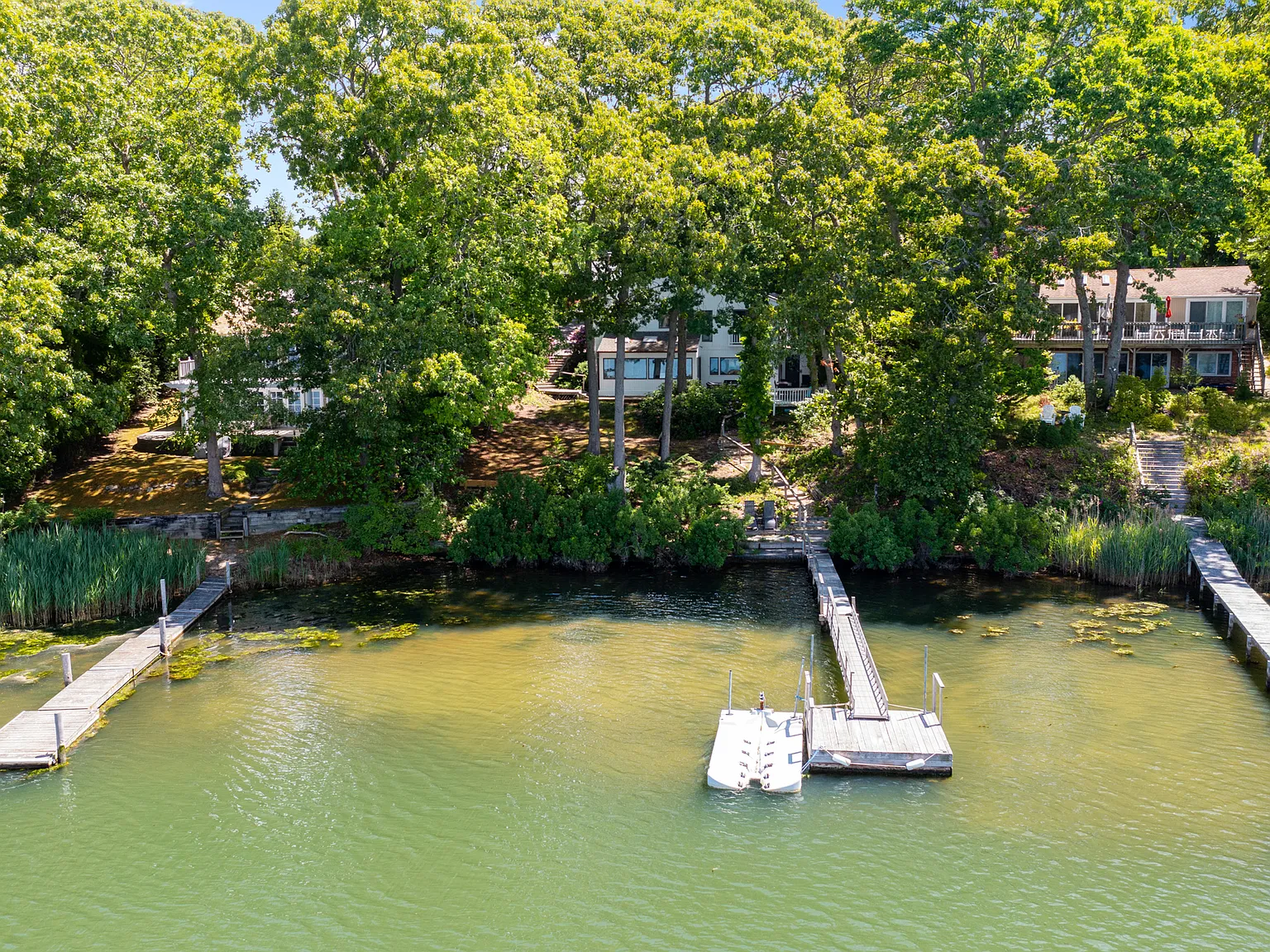 Charming Waterfront Southampton Rental — Photo 3