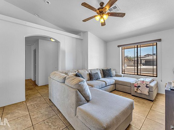 3rd image of 2318 N Marquez Ave