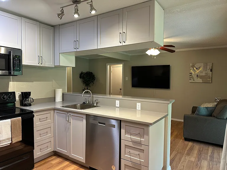 1607 Sagebrush Trl — Photo 43