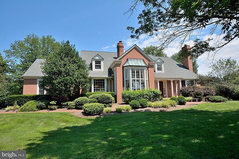 1st image of 789 Stephanie Cir