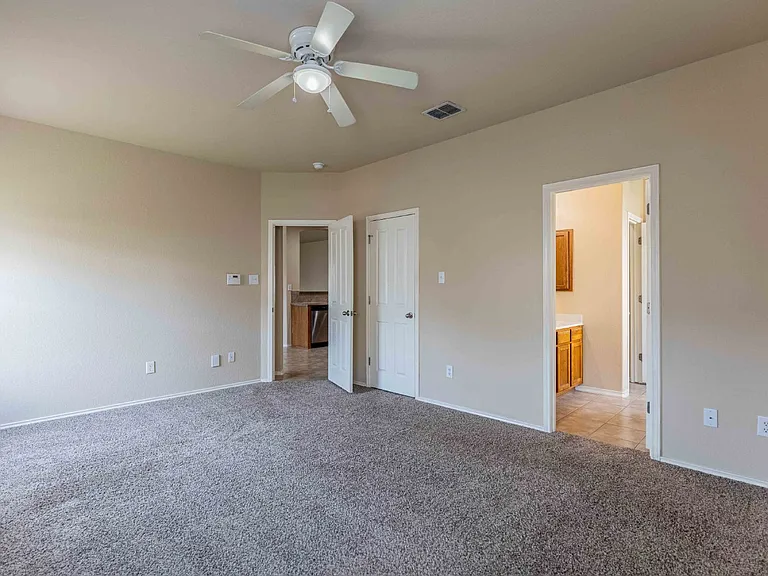 906 Ashbury Blf — Photo 20