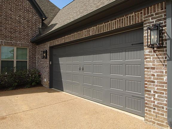 3rd image of 4007 Bakersfield Dr