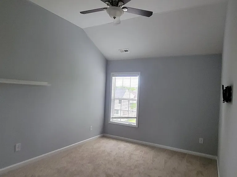 9708 Walkers Glen Dr — Photo 11